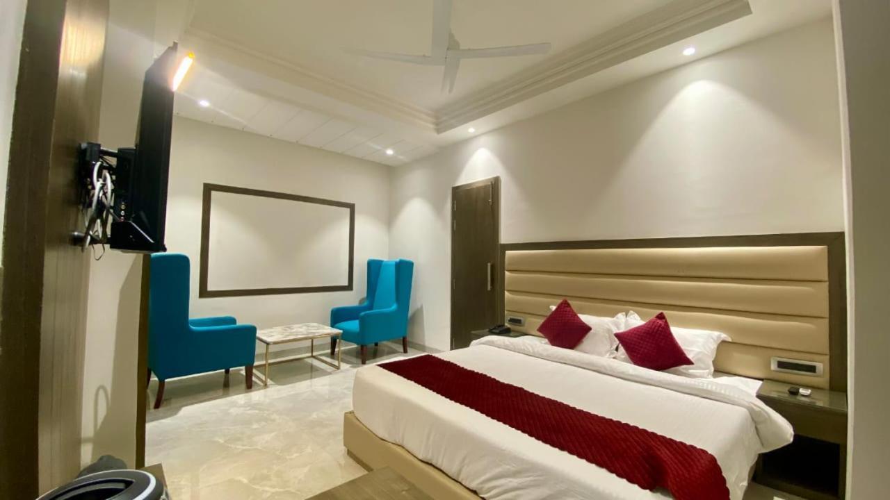 Luxe Resorts - Centrally Heated Air Conditioned Hotel In The Heart Of Kasauli Εξωτερικό φωτογραφία