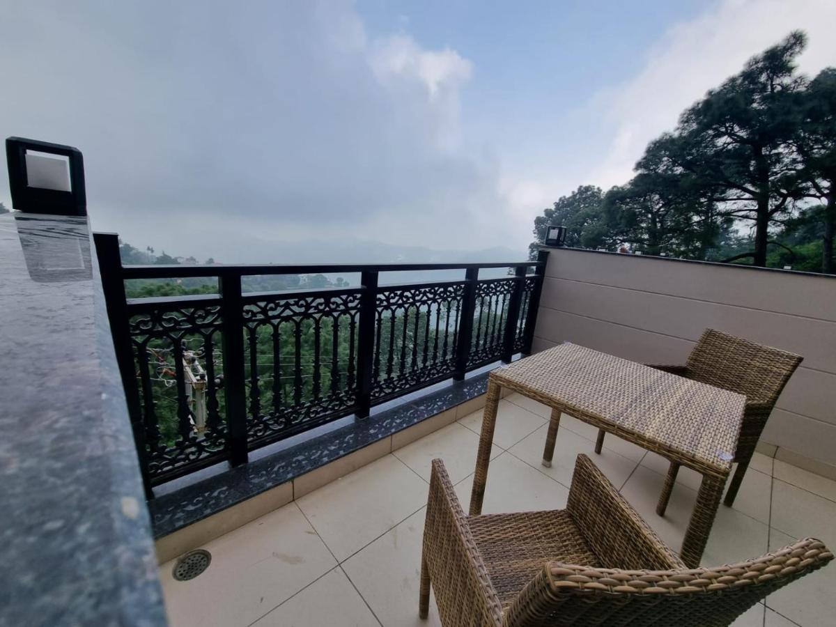 Luxe Resorts - Centrally Heated Air Conditioned Hotel In The Heart Of Kasauli Εξωτερικό φωτογραφία