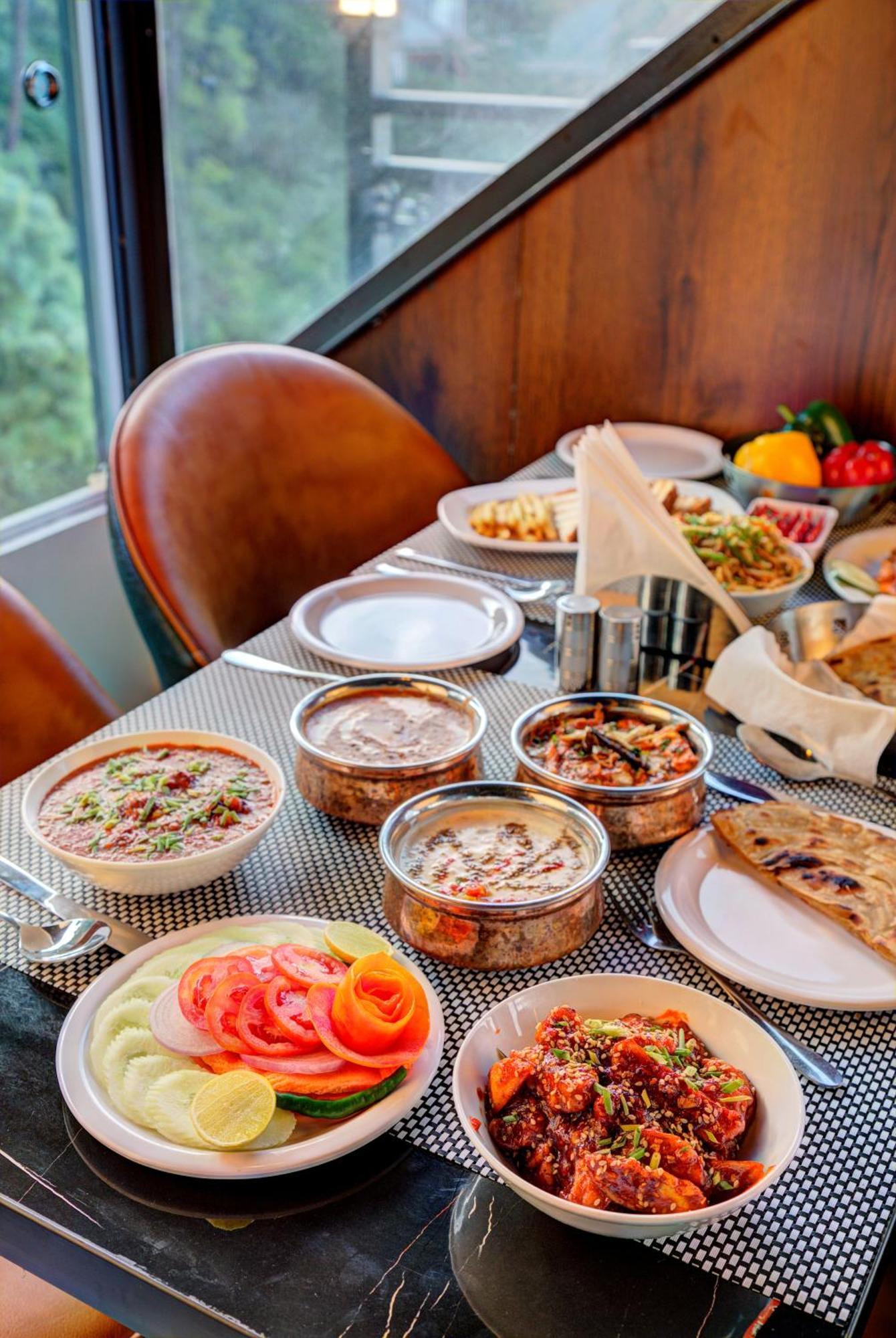 Luxe Resorts - Centrally Heated Air Conditioned Hotel In The Heart Of Kasauli Εξωτερικό φωτογραφία