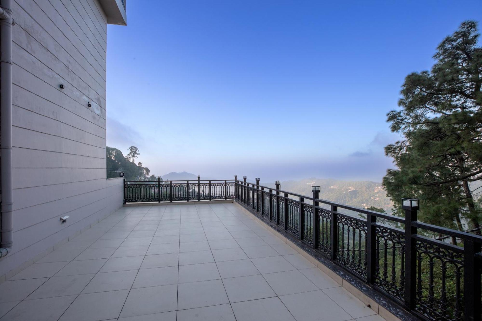 Luxe Resorts - Centrally Heated Air Conditioned Hotel In The Heart Of Kasauli Εξωτερικό φωτογραφία