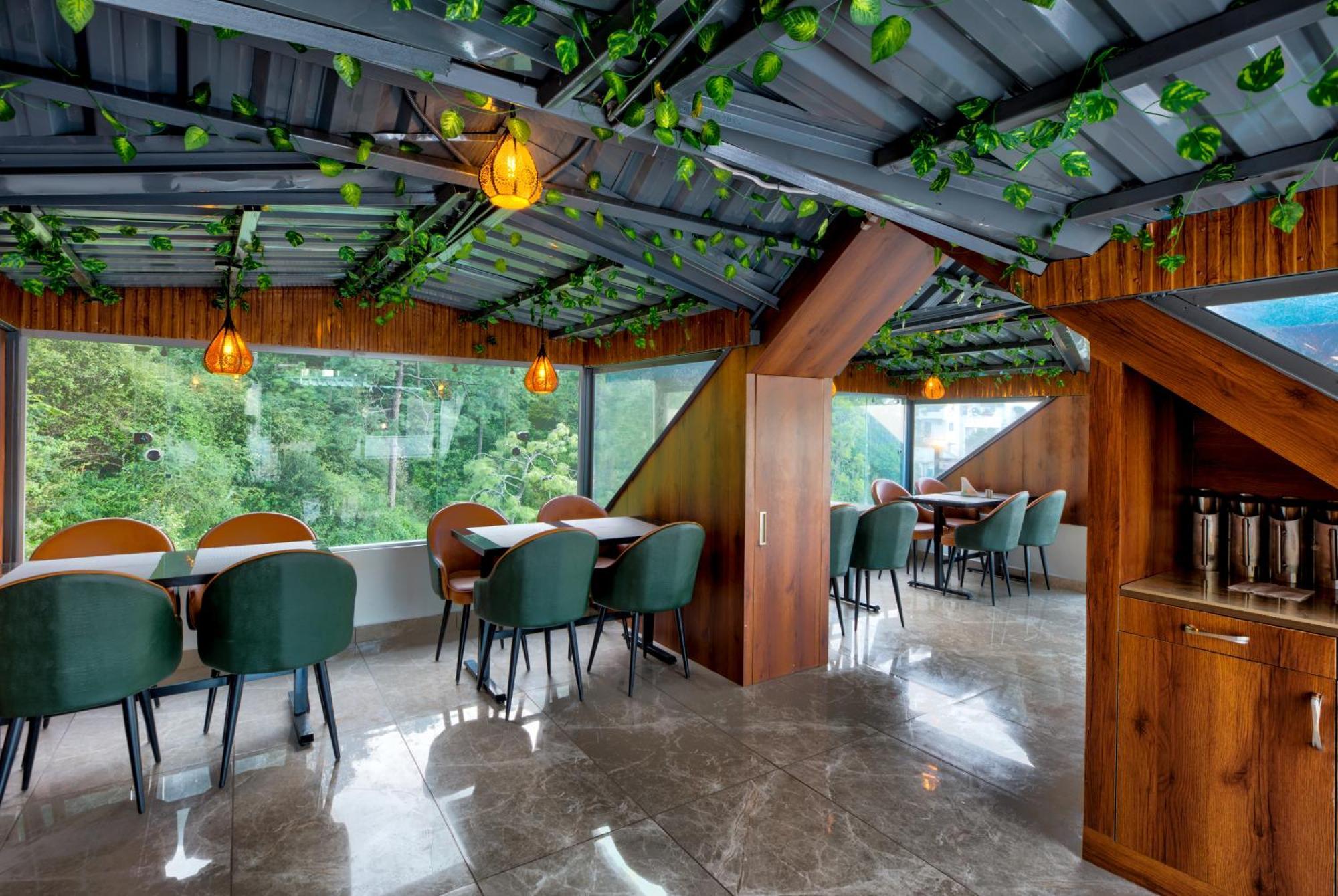 Luxe Resorts - Centrally Heated Air Conditioned Hotel In The Heart Of Kasauli Εξωτερικό φωτογραφία