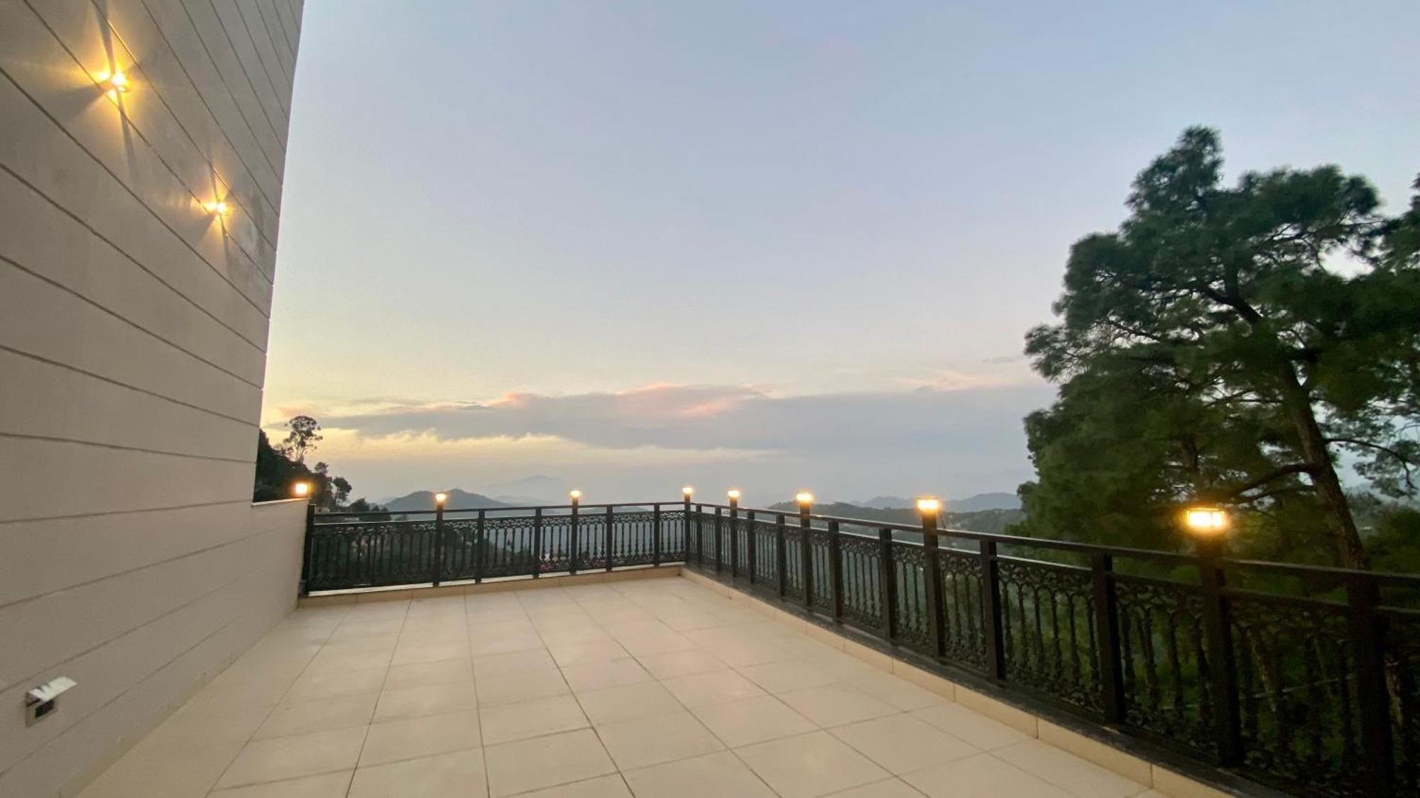 Luxe Resorts - Centrally Heated Air Conditioned Hotel In The Heart Of Kasauli Εξωτερικό φωτογραφία