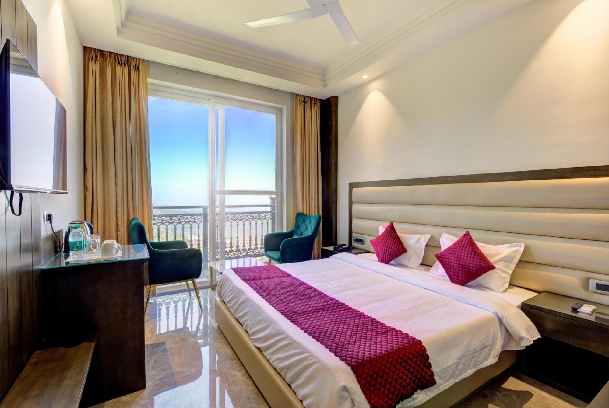 Luxe Resorts - Centrally Heated Air Conditioned Hotel In The Heart Of Kasauli Εξωτερικό φωτογραφία