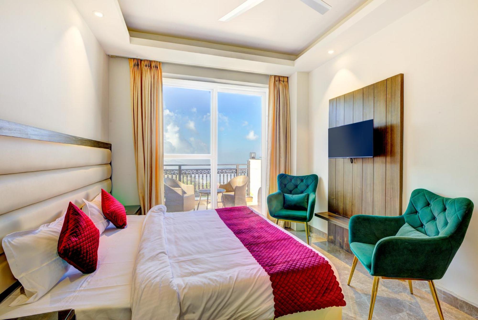Luxe Resorts - Centrally Heated Air Conditioned Hotel In The Heart Of Kasauli Εξωτερικό φωτογραφία